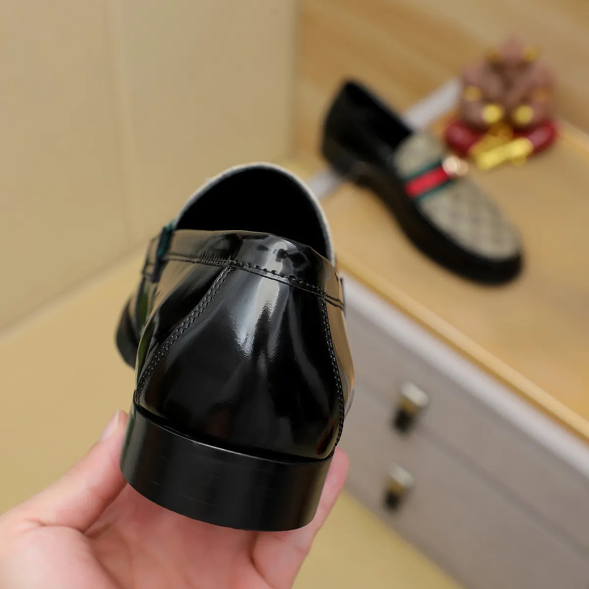Men's men's shoes💰460💰💰Gucci official website men's business formal leather shoes updated💥Hong Kong counters synchronize new styles💥completely one-to-one replica shipment👍zero gap in counter quality 0⃣️made of imported cowhide on the outside+water-dyed🐂leather lining, color optional! Matching code 38-45